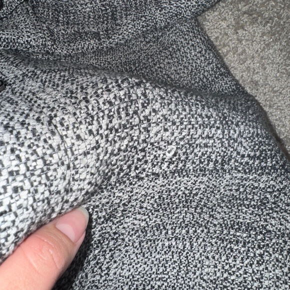 Aritzia Babaton Joan Shirt Jacket EUC Sz Medium/2 - Picture 11 of 12